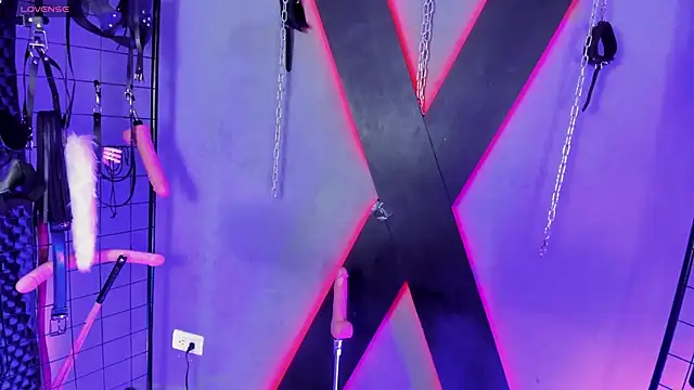 Snapshot of MissKara_Ariana_bdsm chatting on 23, 11, 2025 MissKara Ariana bdsm online show from 23, 11, 2025