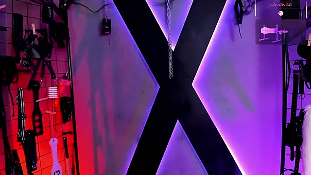 Snapshot of MissKara_Ariana_bdsm chatting on 30, 10, 2025 MissKara Ariana bdsm online show from 30, 10, 2025