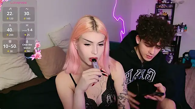 Alice18James online show from 13, 9, 2025