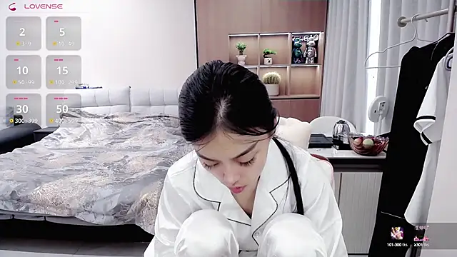 Snapshot of Xiao-zuzongl chatting on 8, 10, 2025 Xiao-zuzongl online show from 8, 10, 2025