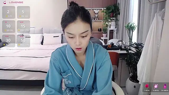 Snapshot of Xiao-zuzongl chatting on 1, 12, 2025 Xiao-zuzongl online show from 1, 12, 2025