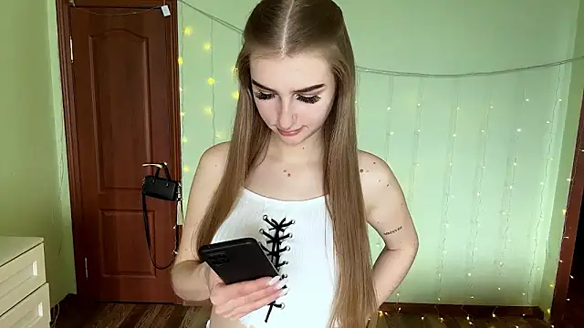 SweetJinny88 online show from 3, 4, 2026