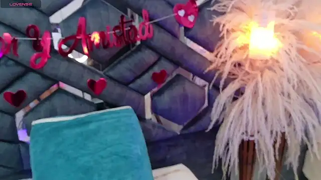 Snapshot of Madison_03 chatting on 23, 9, 2025 Madison 03 online show from 23, 9, 2025