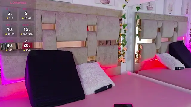 Snapshot of Madison_03 chatting on 17, 10, 2025 Madison 03 online show from 17, 10, 2025