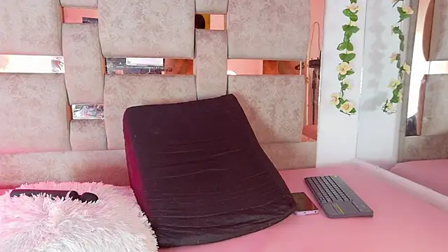 Snapshot of Madison_03 chatting on 6, 10, 2025 Madison 03 online show from 6, 10, 2025