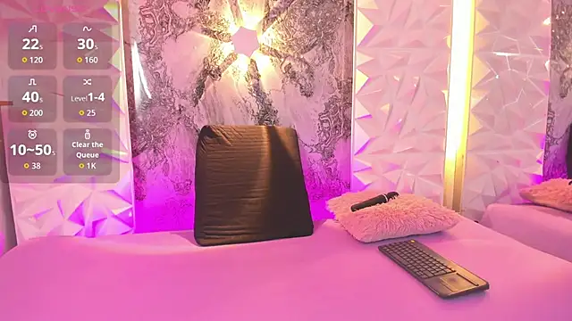 Snapshot of Madison_03 chatting on 11, 11, 2025 Madison 03 online show from 11, 11, 2025