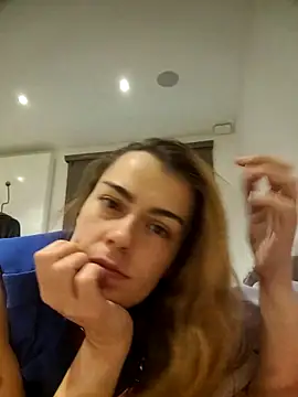 Carolinemiam online show from 5, 10, 2025