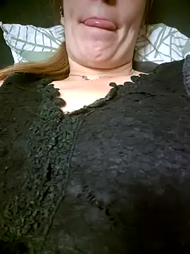 Carolinemiam online show from 29, 10, 2025