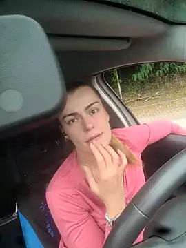 Carolinemiam online show from 18, 9, 2025