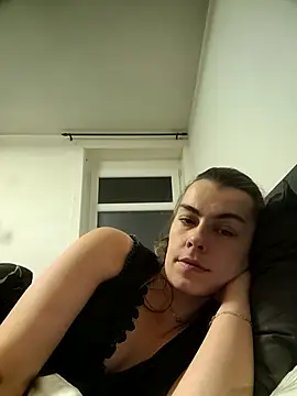 Carolinemiam online show from 27, 11, 2025