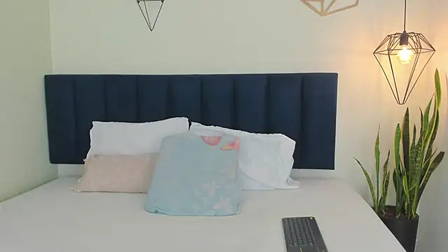 sophieturner mg online show from 29, 11, 2025