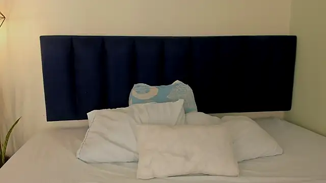 sophieturner mg online show from 9, 3, 2026