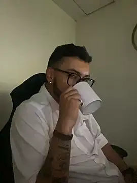 cristopher wallacee online show from 27, 11, 2025