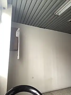 cristopher wallacee online show from 12, 10, 2025