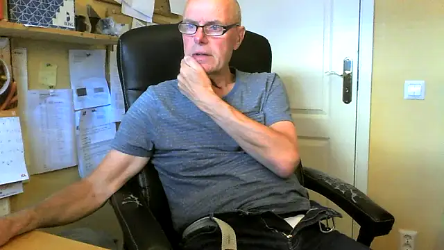 Snapshot of Klipparn chatting on 28, 5, 2026 Klipparn online show from 28, 5, 2026