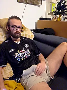 Snapshot of Loopertz chatting on 19, 12, 2025 Loopertz online show from 19, 12, 2025