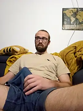 Snapshot of Loopertz chatting on 24, 10, 2025 Loopertz online show from 24, 10, 2025