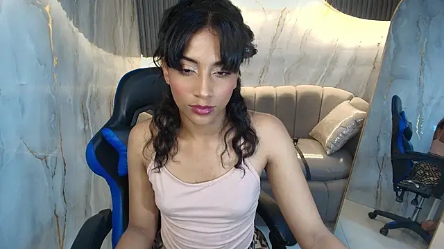 Snapshot of katty_berry_r chatting on 20, 10, 2025 katty berry r online show from 20, 10, 2025