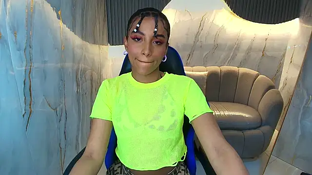 Snapshot of katty_berry_r chatting on 1, 10, 2025 katty berry r online show from 1, 10, 2025