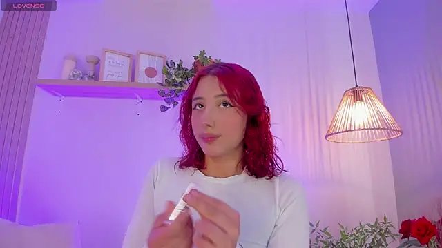 Cristalfoxy  online show from 20, 12, 2025