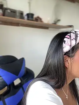 Snapshot of Elahia__marquez chatting on 19, 9, 2025 Elahia marquez online show from 19, 9, 2025