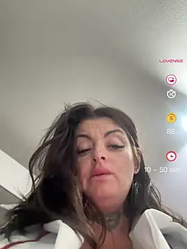 IrishmilfAnna online show from 16, 5, 2026