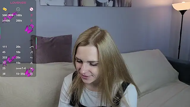 Snapshot of HelenMartines chatting on 25, 9, 2025 HelenMartines online show from 25, 9, 2025