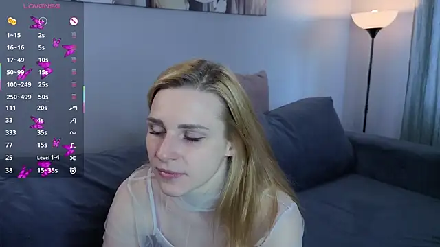 Snapshot of HelenMartines chatting on 14, 9, 2025 HelenMartines online show from 14, 9, 2025