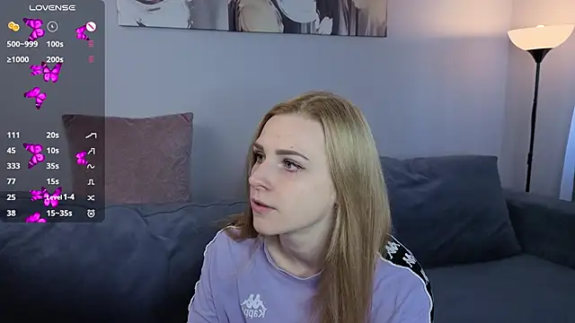 Snapshot of HelenMartines chatting on 28, 9, 2025 HelenMartines online show from 28, 9, 2025