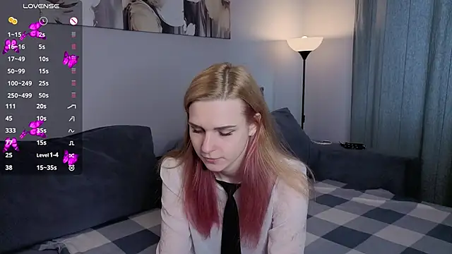 Snapshot of HelenMartines chatting on 16, 10, 2025 HelenMartines online show from 16, 10, 2025