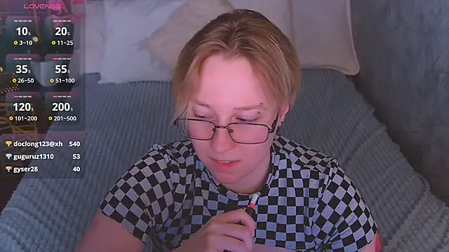 Snapshot of AlexandraGreen chatting on 22, 6, 2026 AlexandraGreen online show from 22, 6, 2026