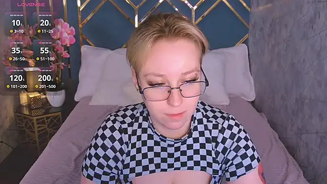 AlexandraGreen online show from 6, 4, 2026