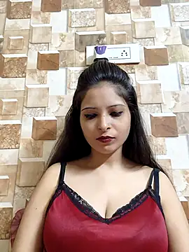 Snapshot of QUEEN-ADITI chatting on 9, 11, 2025 QUEEN-ADITI online show from 9, 11, 2025