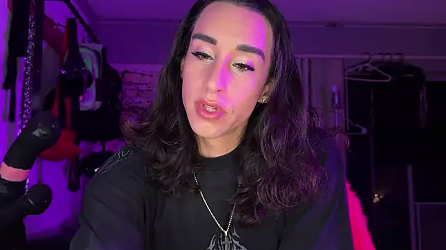 xoFrankie online show from 5, 11, 2025