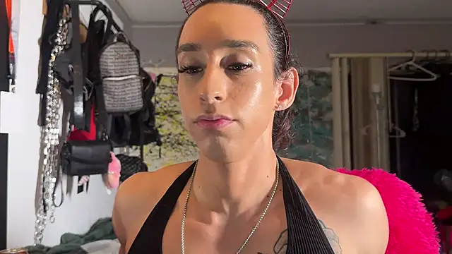 xoFrankie online show from 1, 11, 2025