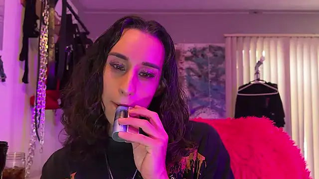 xoFrankie online show from 10, 10, 2025