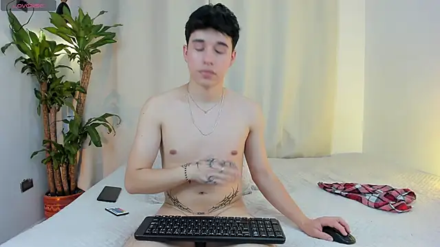 mrhot night online show from 10, 4, 2026