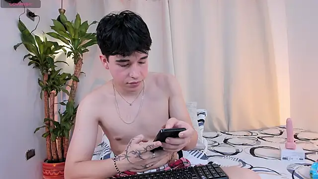 mrhot night online show from 19, 4, 2026