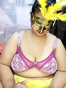 Tanisha-Chy online show from 15, 10, 2025