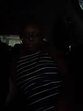 CinnaCakesss online show from 4, 4, 2026