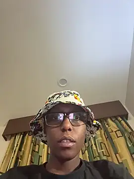 CinnaCakesss online show from 13, 3, 2026