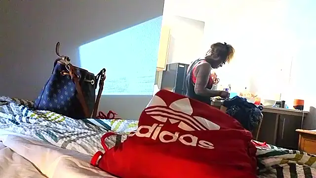 Snapshot of CinnaCakesss chatting on 30, 10, 2025 CinnaCakesss online show from 30, 10, 2025