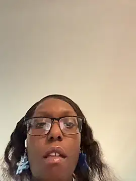 CinnaCakesss online show from 18, 3, 2026