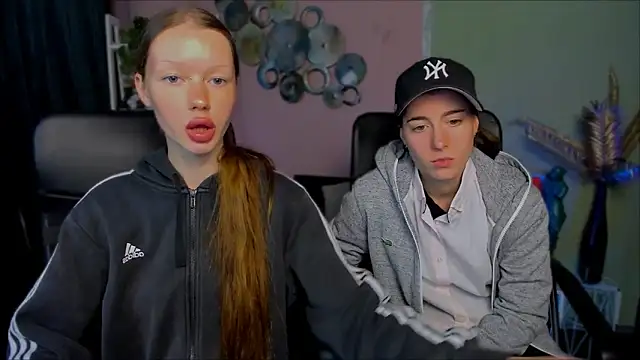 khloebeauty online show from 4, 10, 2025