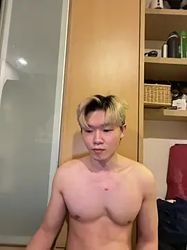 Snapshot of zachlee_69 chatting on 24, 5, 2026 zachlee 69 online show from 24, 5, 2026