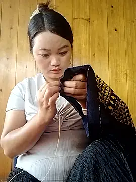 lusy-000 online show from 12, 9, 2025