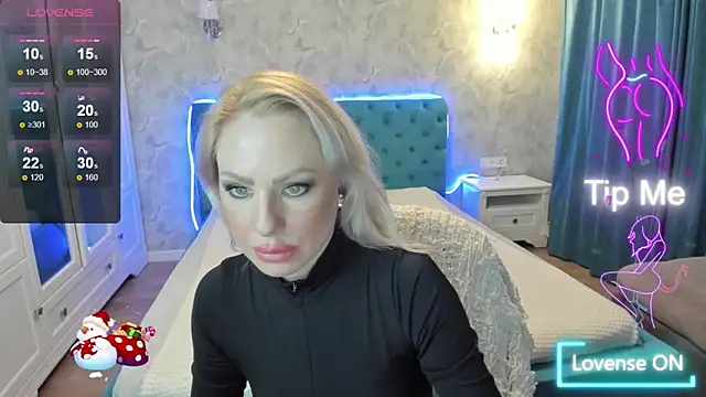 Snapshot of Tina_Shines chatting on 24, 11, 2025 Tina Shines online show from 24, 11, 2025