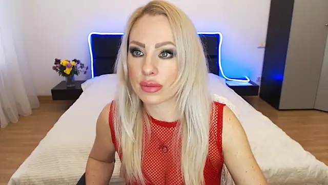 Snapshot of Tina_Shines chatting on 9, 11, 2025 Tina Shines online show from 9, 11, 2025