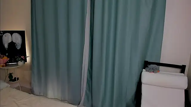 Chloeee4200 online show from 15, 12, 2025