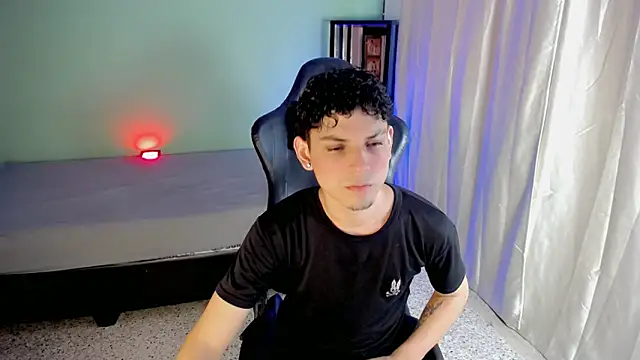 dilan hott  online show from 3, 10, 2025